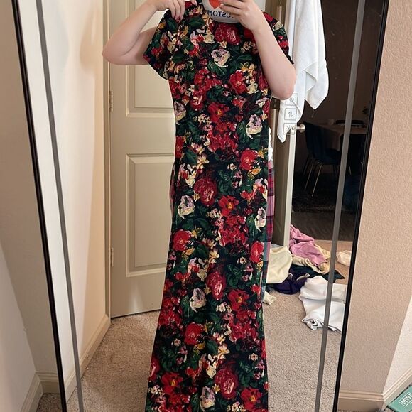 Flower dress - Picture 2 of 5